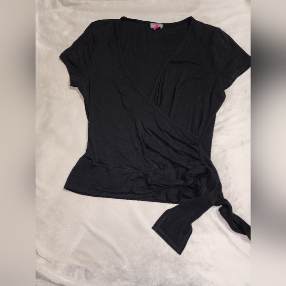 Vince Camuto Tops - Vince Camuto fax wrap knot front top